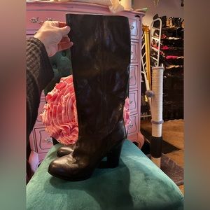 NINE WEST LEATHER BOOTS!
